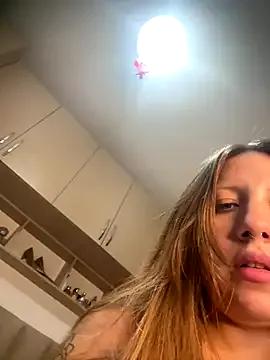 Discover our girls online shows and discover the company of countless livestreamers, with stunning shapes, sex toys and more.