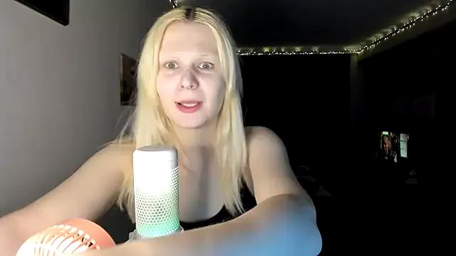 sashakiss99 from StripChat
