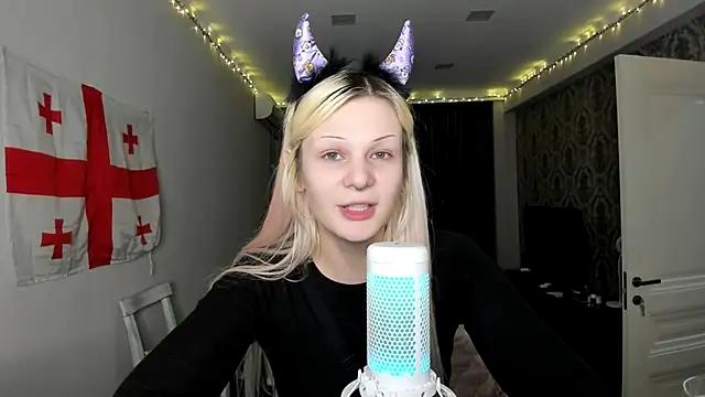sashakiss99 from StripChat