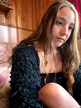 sashapulse from StripChat is Freechat