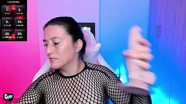Saskyaa from StripChat