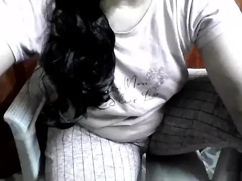Sassy-milf from StripChat