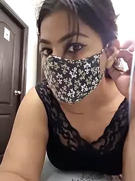 Sassy_Saraa from StripChat