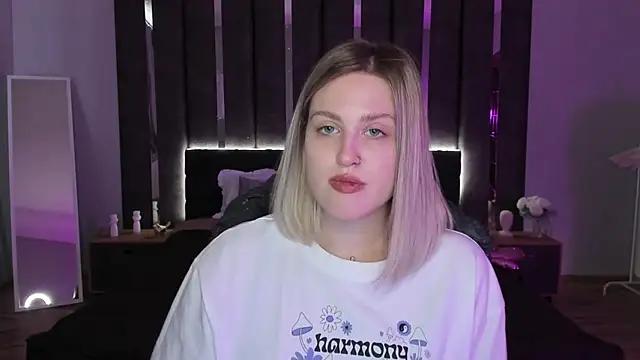Sassy_Talkin_ from StripChat