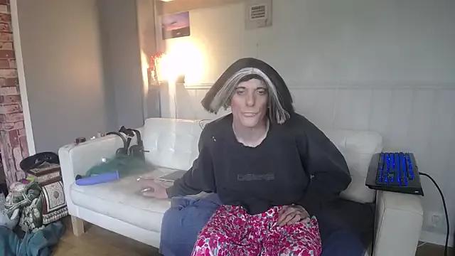 SassyAmanda87 from StripChat