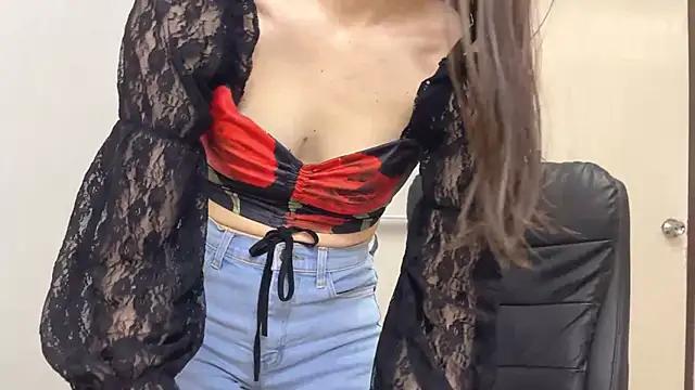 SassyJessi from StripChat