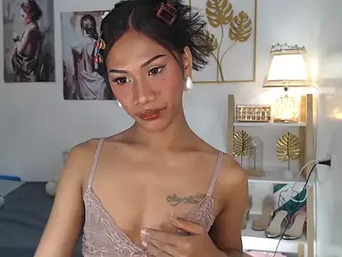 sassylatina from StripChat
