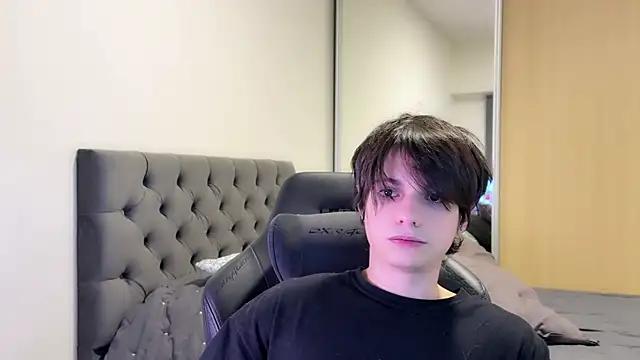 SasukeUhchiaa from StripChat