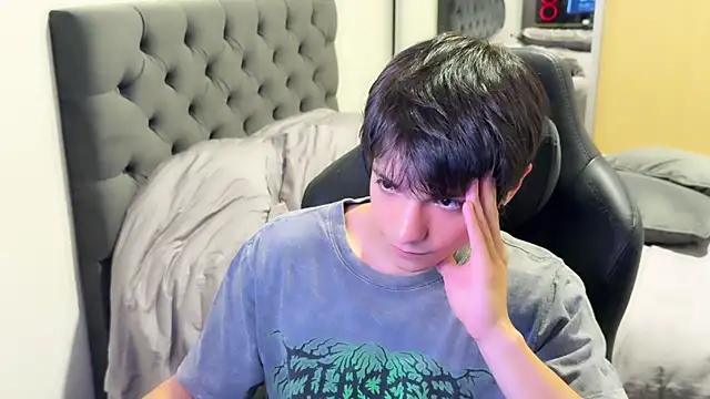 SasukeUhchiaa from StripChat