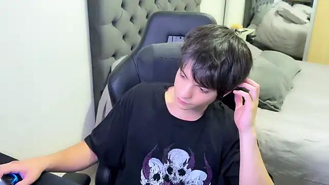 SasukeUhchiaa from StripChat