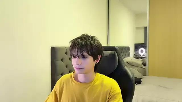 SasukeUhchiaa from StripChat