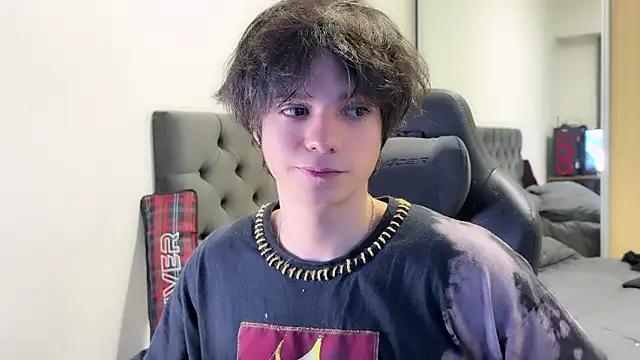SasukeUhchiaa from StripChat