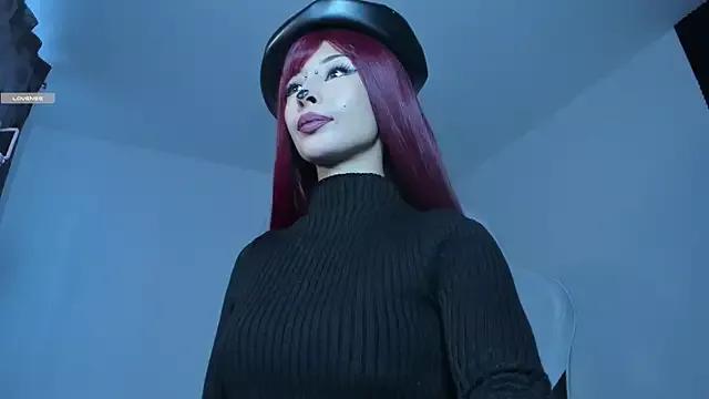 Discover our girls online shows and discover the company of countless livestreamers, with stunning shapes, sex toys and more.