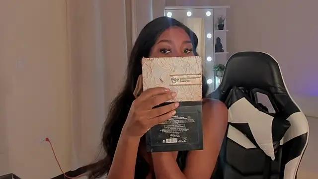 SavannahWildee from StripChat