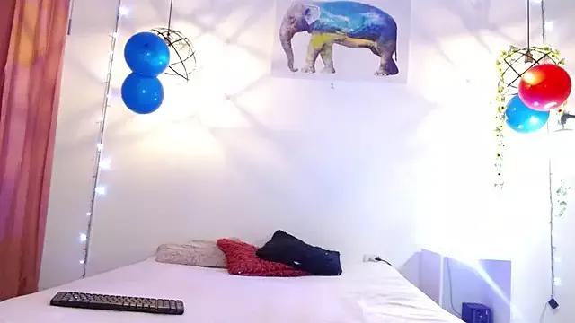 saxxyhotcs from StripChat
