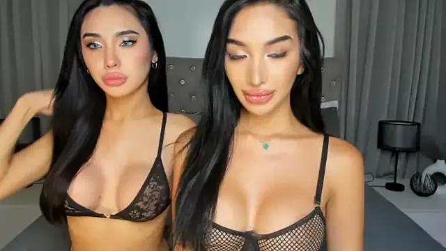 Discover our girls online shows and discover the company of countless livestreamers, with stunning shapes, sex toys and more.