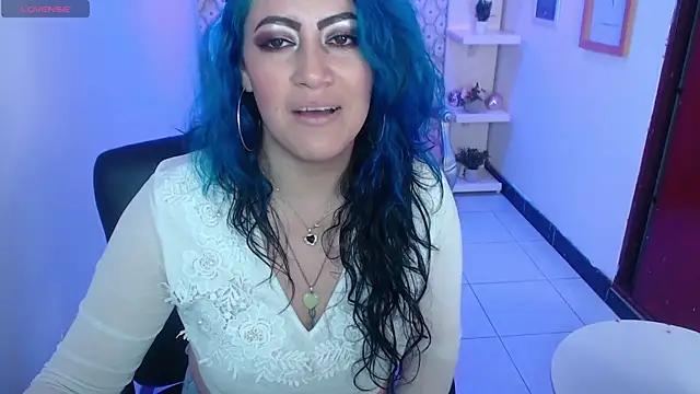 Discover our girls online shows and discover the company of countless livestreamers, with stunning shapes, sex toys and more.