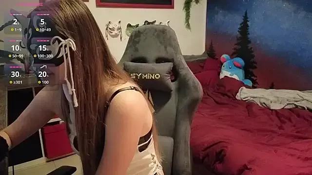 Discover our girls online shows and discover the company of countless livestreamers, with stunning shapes, sex toys and more.