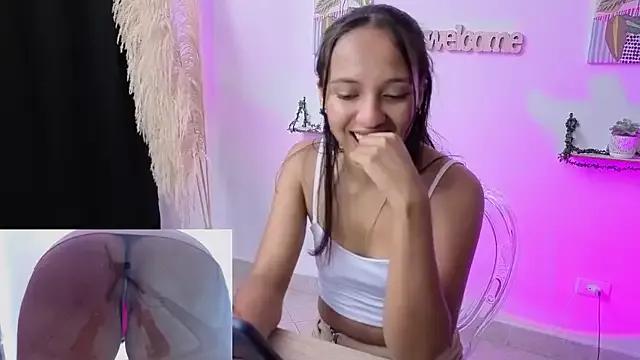 Discover our girls online shows and discover the company of countless livestreamers, with stunning shapes, sex toys and more.