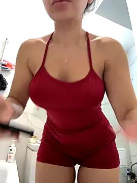 Discover our girls online shows and discover the company of countless livestreamers, with stunning shapes, sex toys and more.