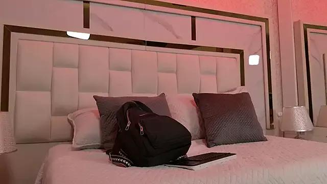 scarlett_sm from StripChat is Freechat