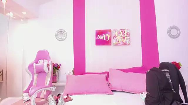 scarlette_15_ from StripChat is Freechat