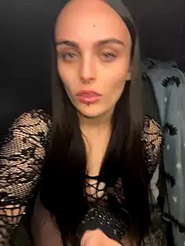 Discover our girls online shows and discover the company of countless livestreamers, with stunning shapes, sex toys and more.