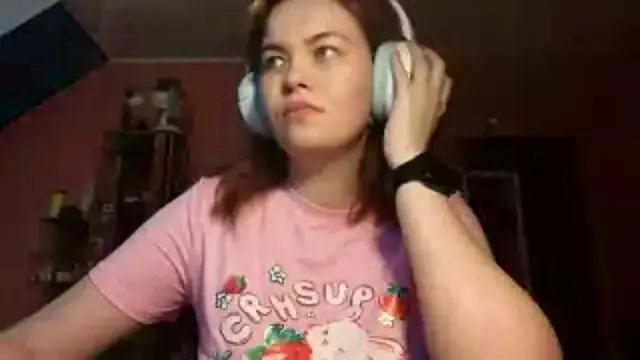 ScrammedUaruna from StripChat is Freechat