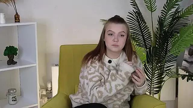 Discover our girls online shows and discover the company of countless livestreamers, with stunning shapes, sex toys and more.