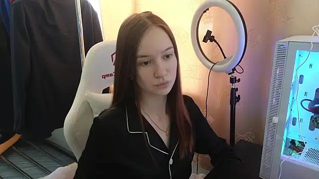 Discover our girls online shows and discover the company of countless livestreamers, with stunning shapes, sex toys and more.