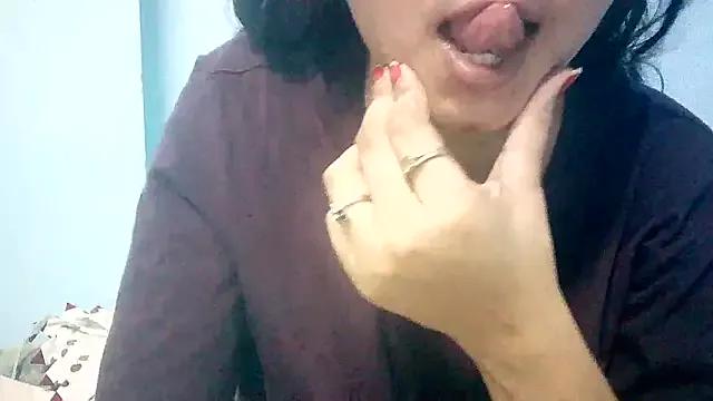 Seenu_pompom from StripChat