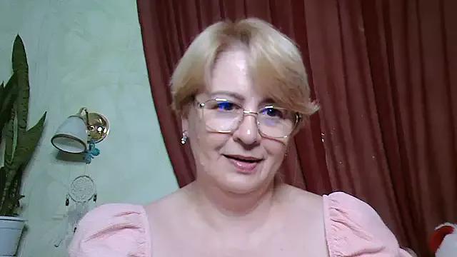 Selena-Velvet from StripChat is Freechat