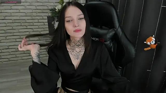 Discover our girls online shows and discover the company of countless livestreamers, with stunning shapes, sex toys and more.