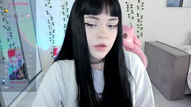 SelenaCute from StripChat