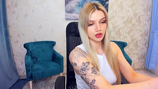 SelenaeMoore from StripChat