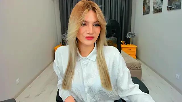 SelenaeMoore from StripChat