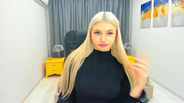 SelenaeMoore from StripChat