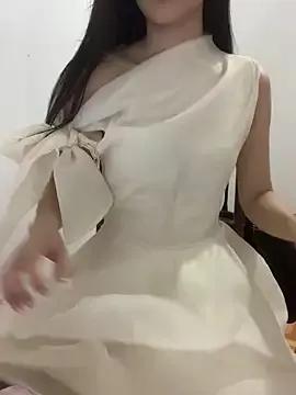 SelenaHoney from StripChat is Freechat