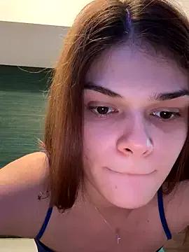 Discover our girls online shows and discover the company of countless livestreamers, with stunning shapes, sex toys and more.