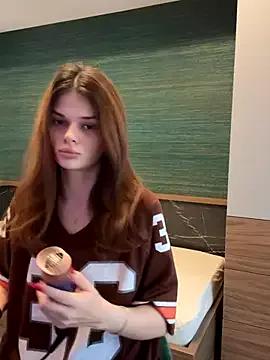 selenatress from StripChat is Freechat