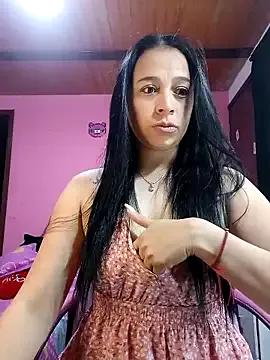 Discover our girls online shows and discover the company of countless livestreamers, with stunning shapes, sex toys and more.