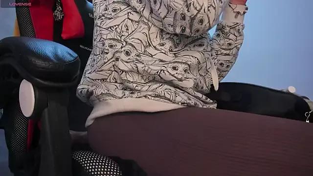 selene_red_ from StripChat