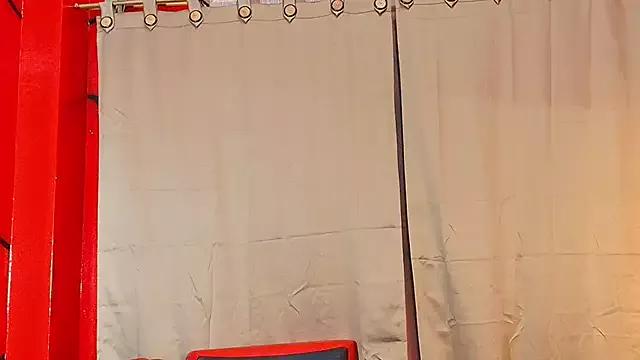 Selenegomezz from StripChat