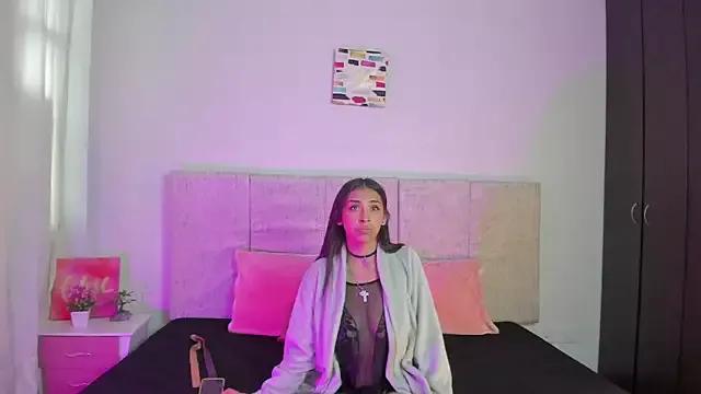 Selenehijadelaluna from StripChat is Freechat