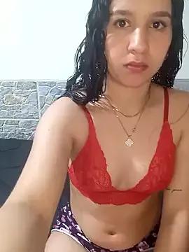 Discover our girls online shows and discover the company of countless livestreamers, with stunning shapes, sex toys and more.