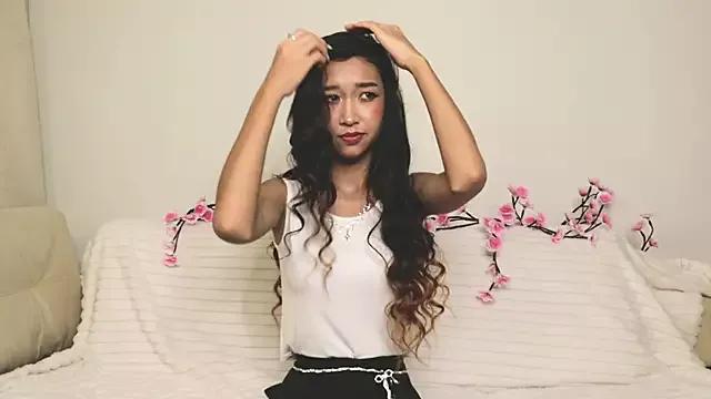 SelinaLukas from StripChat is Freechat
