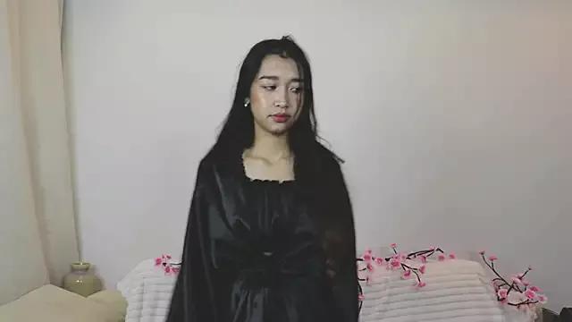 SelinaLukas from StripChat is Freechat