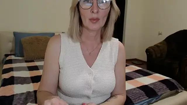 sensualEmilia from StripChat