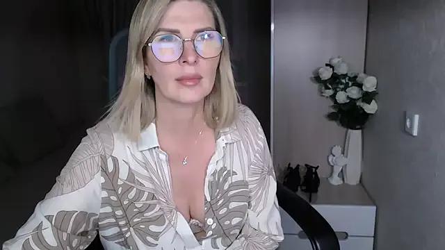 sensualEmilia from StripChat