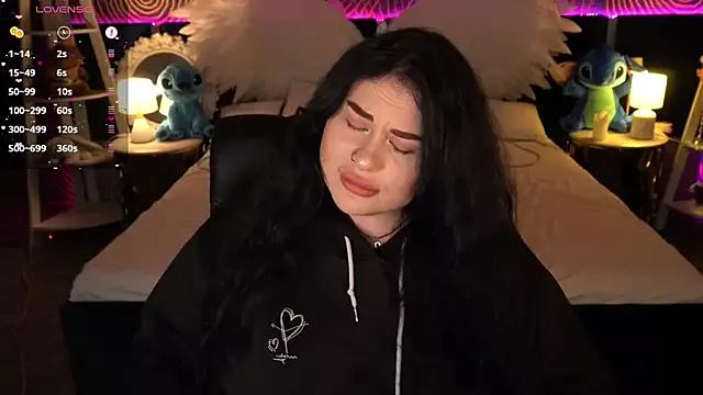 SerahMirabeli from StripChat is Freechat